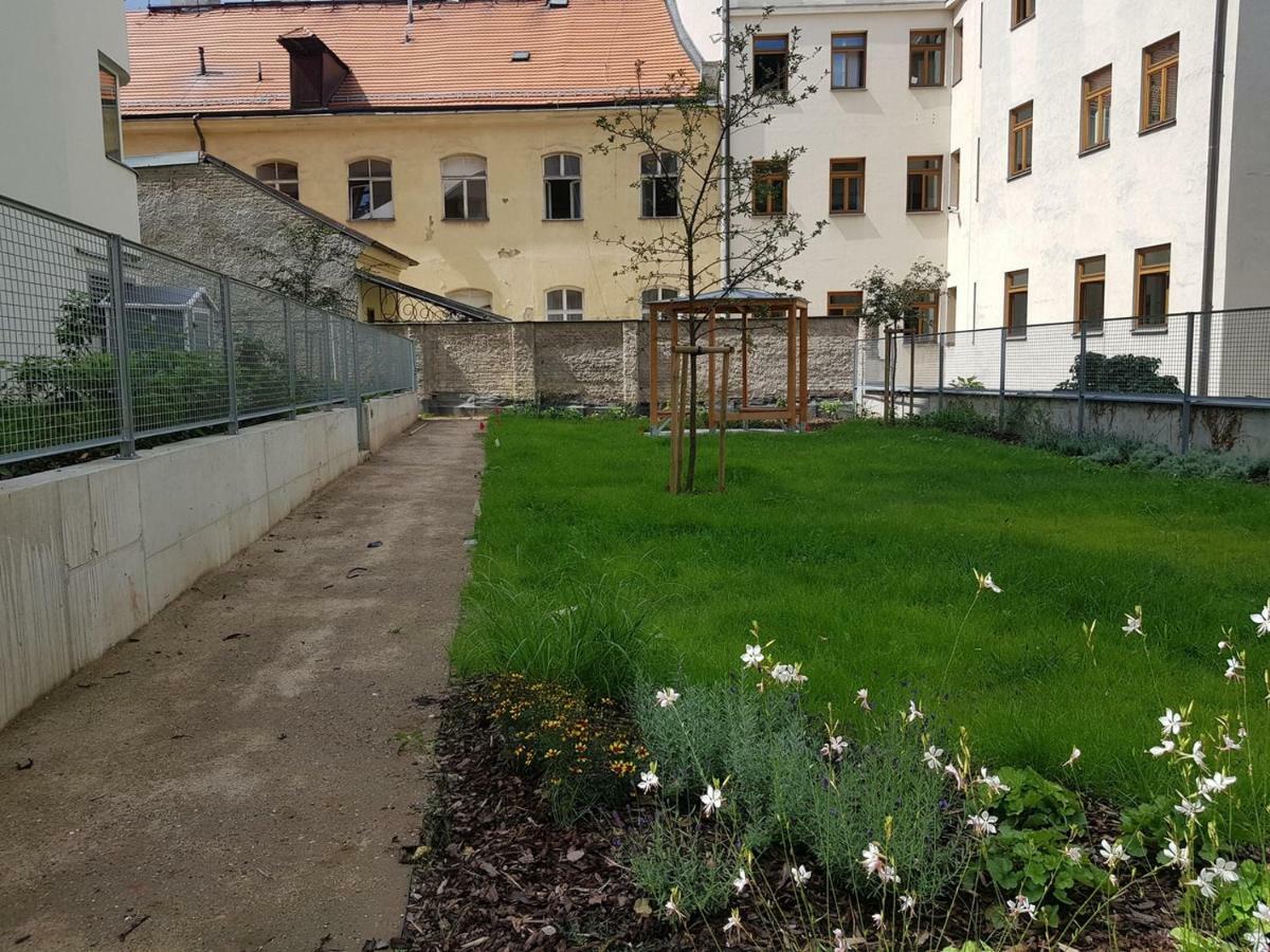 New Residence Apartments Near Wenceslas Square Prag Exteriör bild